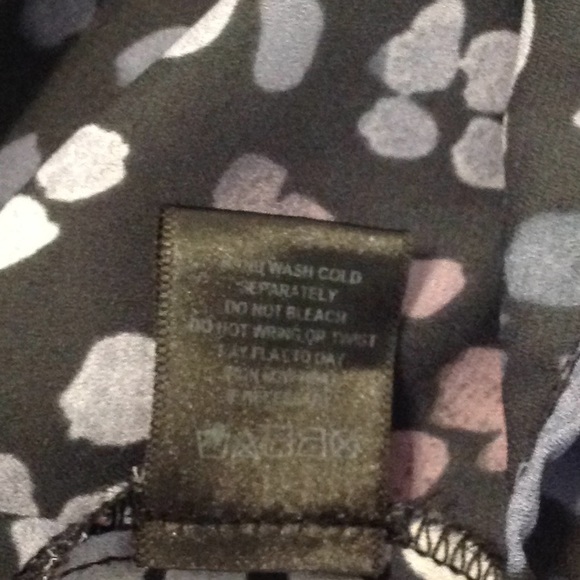 Split-neck blouse - Picture 4 of 4